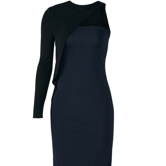 Cut 25 Dresses & Skirts - 💎Cut25 exposed shoulder dress 💎